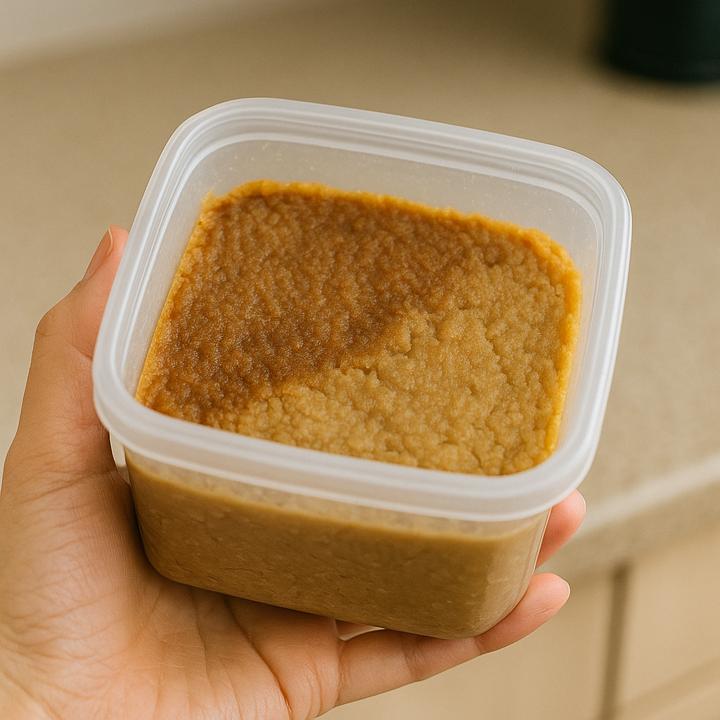 茶色に変色した白味噌はまだ使える？味と見た目の違いに注目